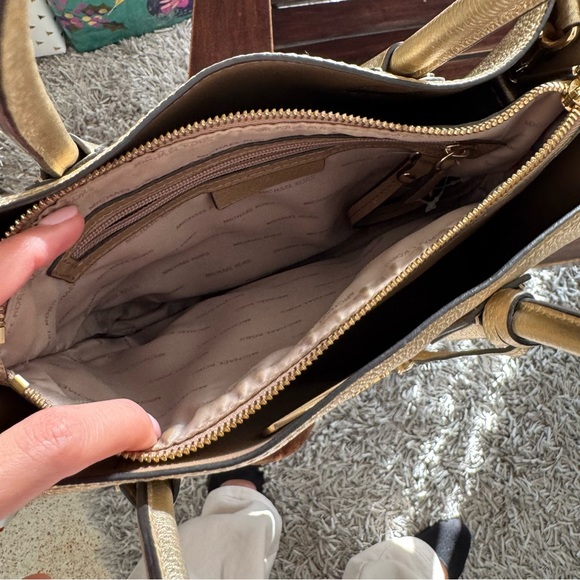 Michael Kors Mercer Large Metallic Pebbled Leather Tote Gold Shoulder Bag - Picture 5 of 9